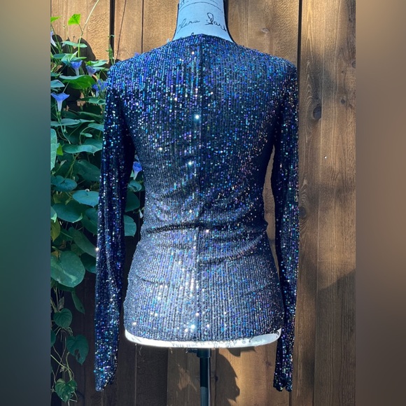 Free People Intimately Gold Rush Long Sleeve Sequin Top Black Combo Size XS NWT - Picture 2 of 9